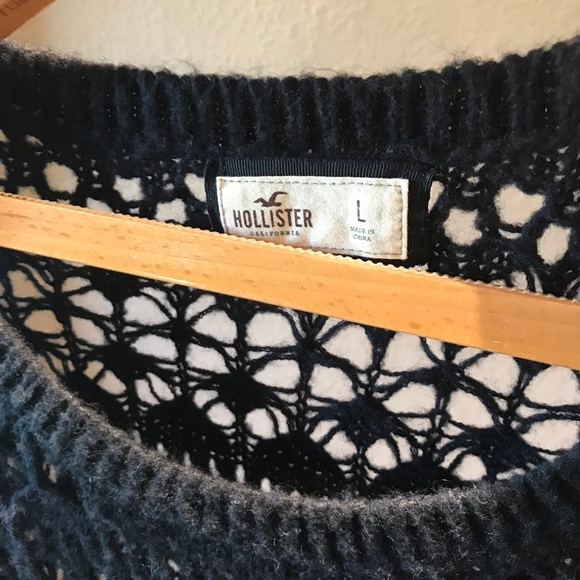 Lightweight crochet sweater - Picture 3 of 3